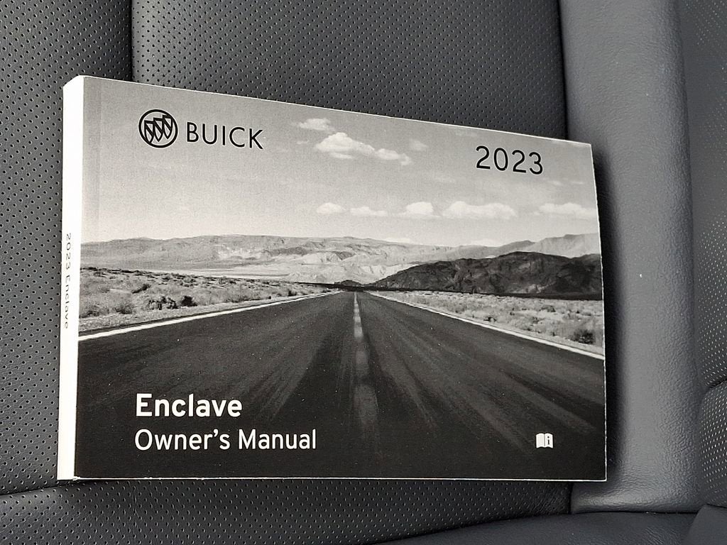 2023 Buick Enclave Essence