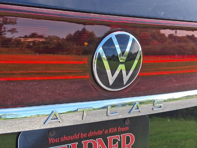 2025 Volkswagen Atlas 2.0T SE