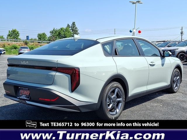 2026 Kia K4 LXS