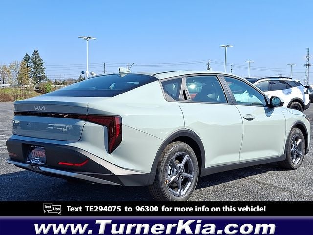 2026 Kia K4 LXS