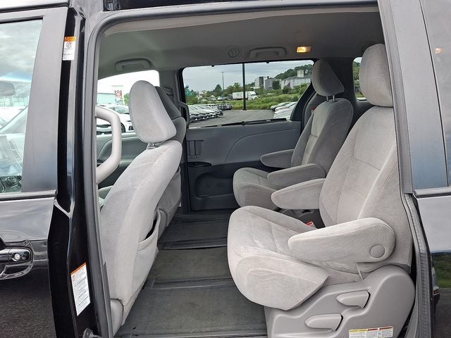 2015 Toyota Sienna LE 7 Passenger