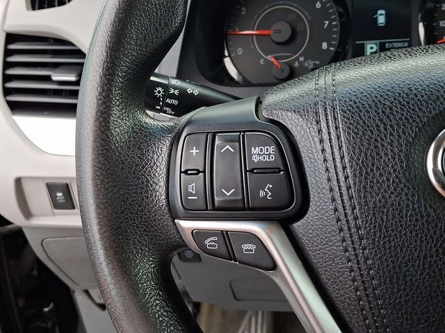 2015 Toyota Sienna LE 7 Passenger