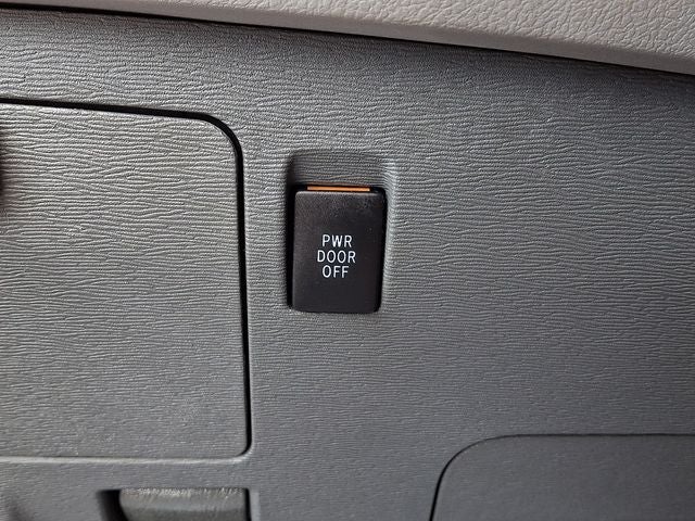 2015 Toyota Sienna LE 7 Passenger