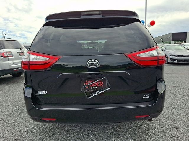 2015 Toyota Sienna LE 7 Passenger