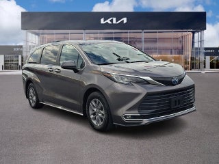 2022 Toyota Sienna XLE 7 Passenger