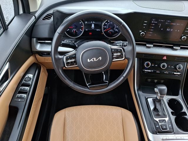 2024 Kia Carnival LX
