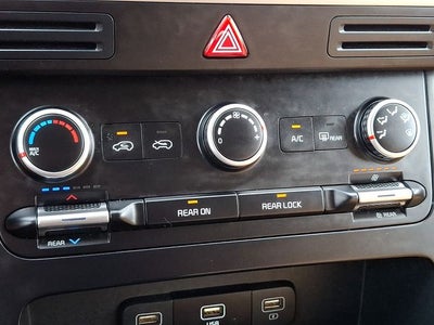 2024 Kia Carnival LX