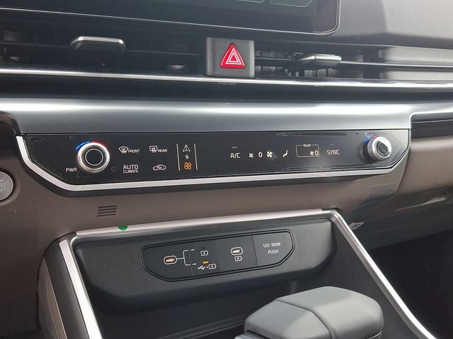 2027 Kia Carnival LXS