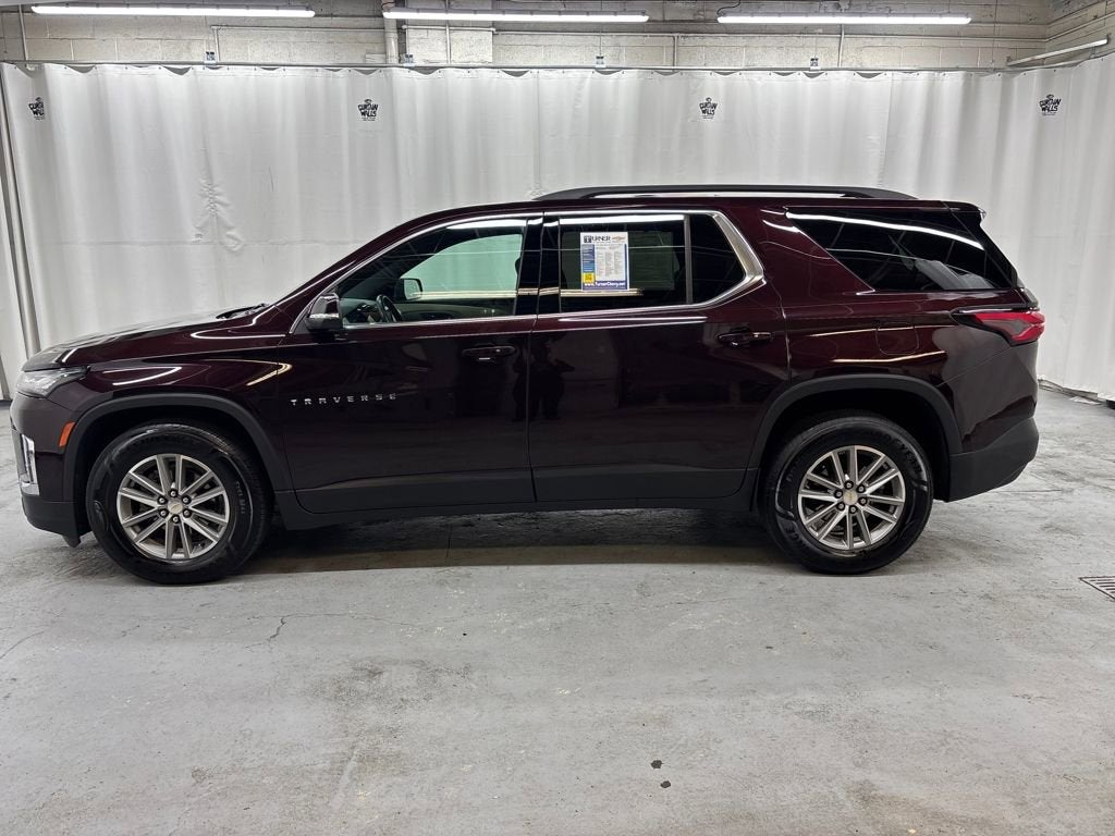 2023 Chevrolet Traverse LT Leather