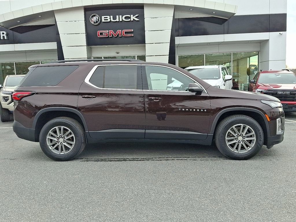 2023 Chevrolet Traverse LT Leather