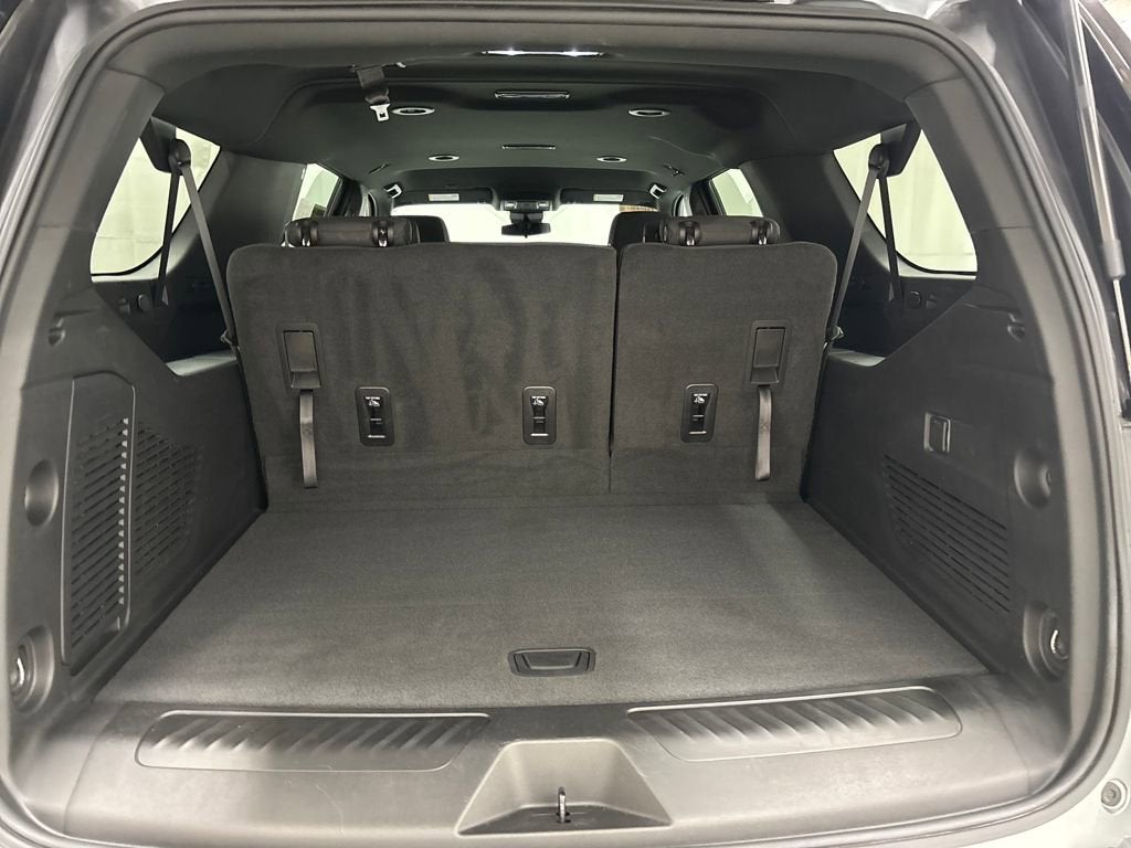 2023 Chevrolet Suburban LS