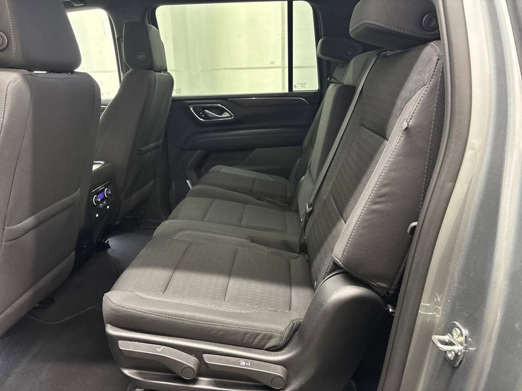 2023 Chevrolet Suburban LS