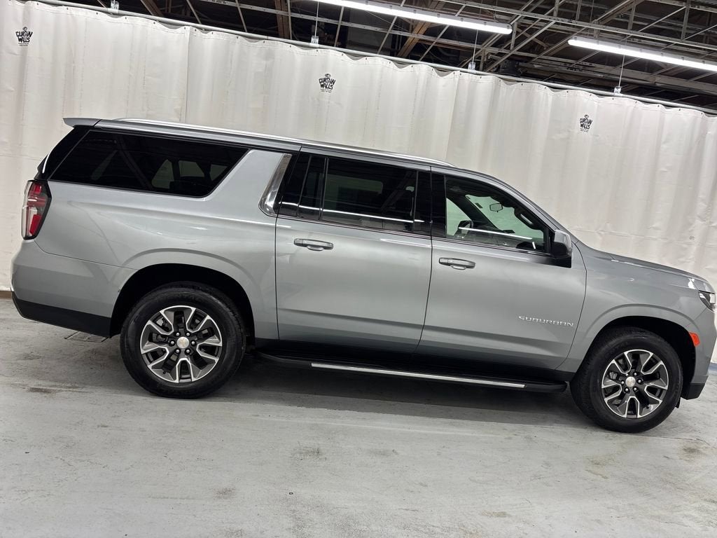 2023 Chevrolet Suburban LS