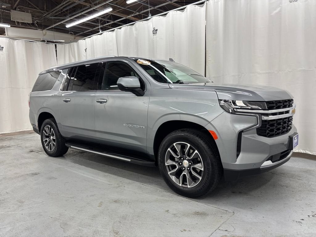 2023 Chevrolet Suburban LS