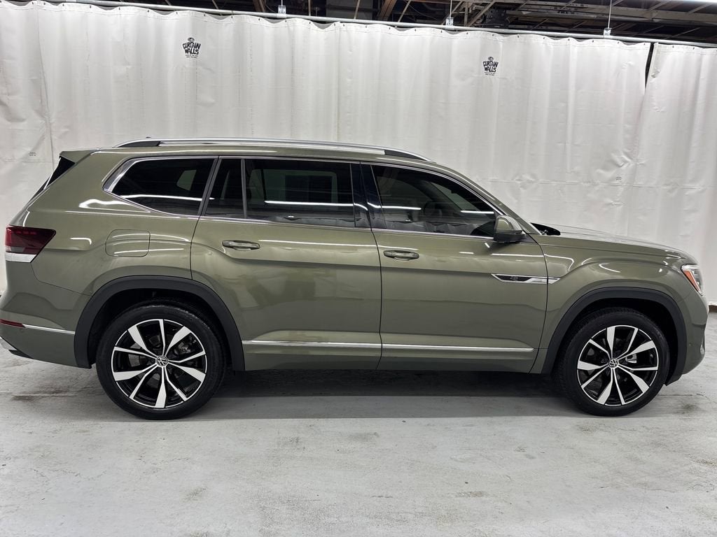 2025 Volkswagen Atlas 2.0T SEL Premium R-Line