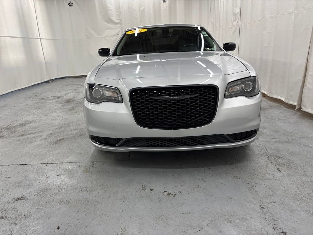 2021 Chrysler 300 Touring